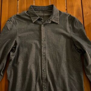 Men’s Lululemon Commission Long Sleeve Shirt (Medium).